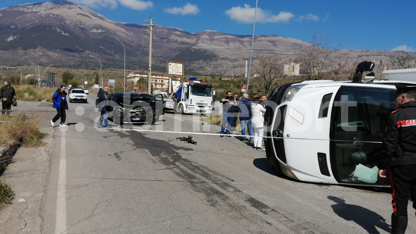 Castrovillari: incidente sulla Sp263, si ribalta un furgone frigo