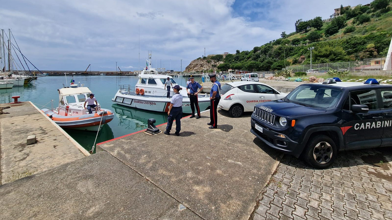 Controlli sui litorali cosentini: sospese tre attività commerciali e sequestrata una struttura turistica