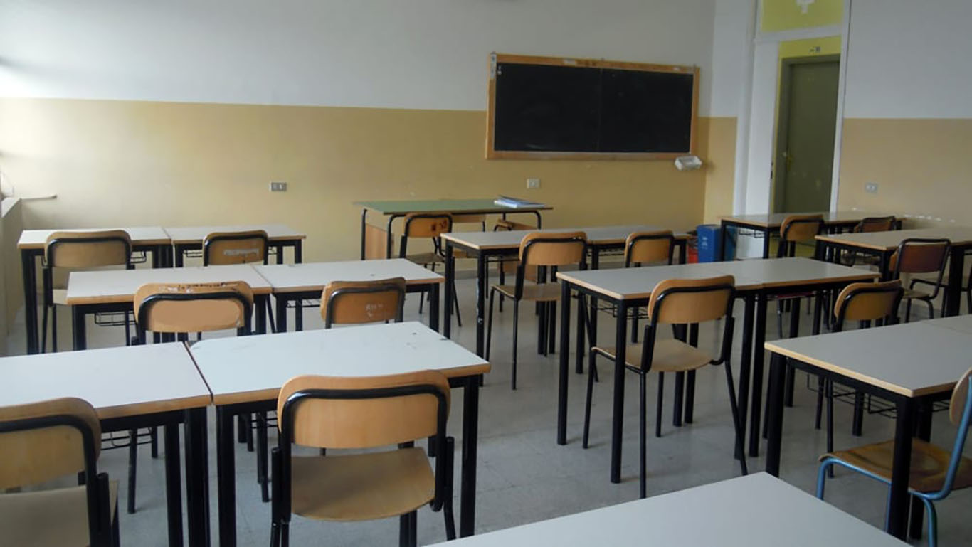 Dimensionamento scolastico: Usb scuola in piazza a Cosenza