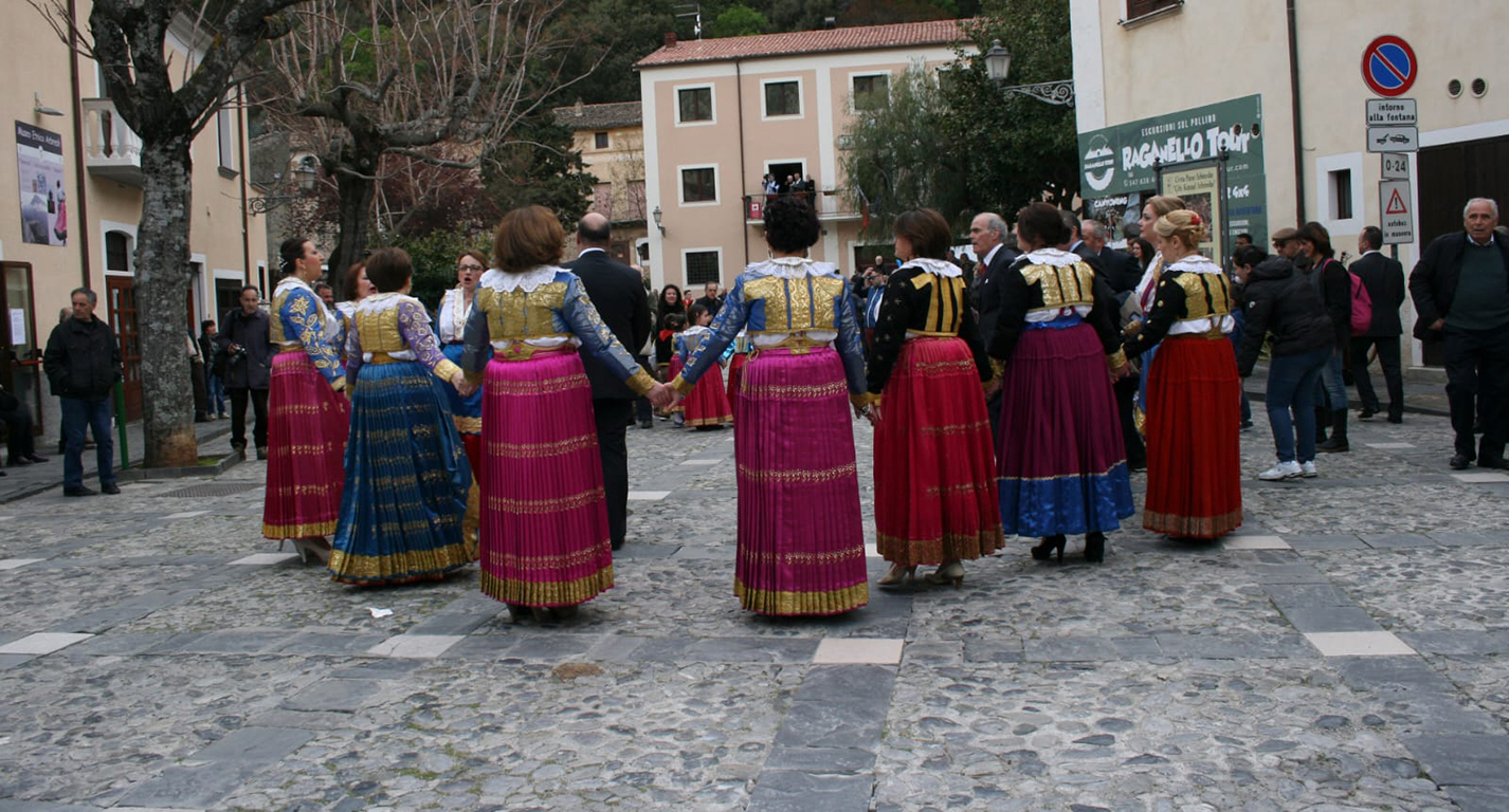 Civita si prepara alle Vallje: entra nel vivo la Pasqua arbereshe